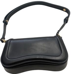 Elegant Black Leather Shoulder Bag